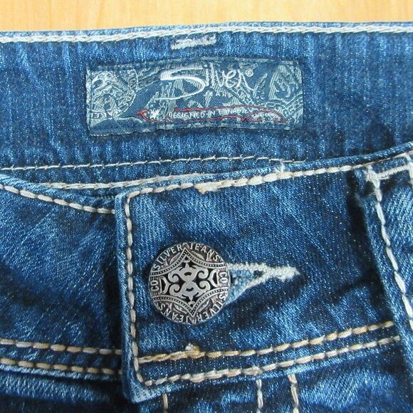 SILVER JEANS Suki Surplus Shorts Sz 27 Distressed Denim Back Flap Pocket Bermuda - Picture 5 of 15